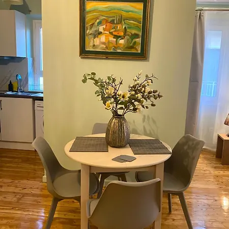 Apartmán Pal 77 *
